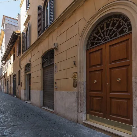 Iflat Vatican Delightful And Colored Apartment Rome